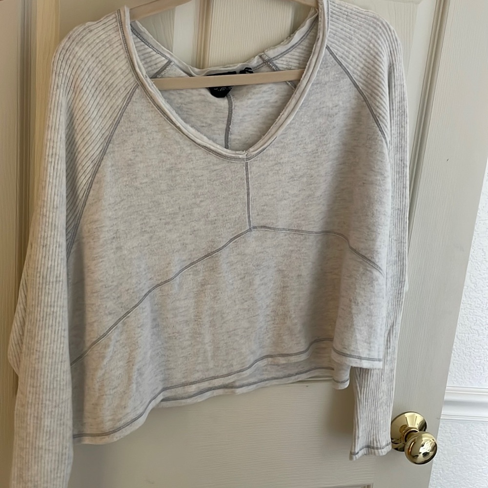 long sleeve gray sweater top